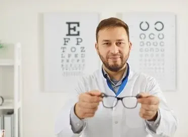 Carlos Ópticos - Reparación y mantenimiento